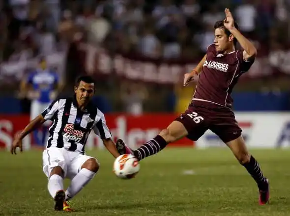 Copa Sudamericana: Lanús derrotó a Libertad en la semifinal