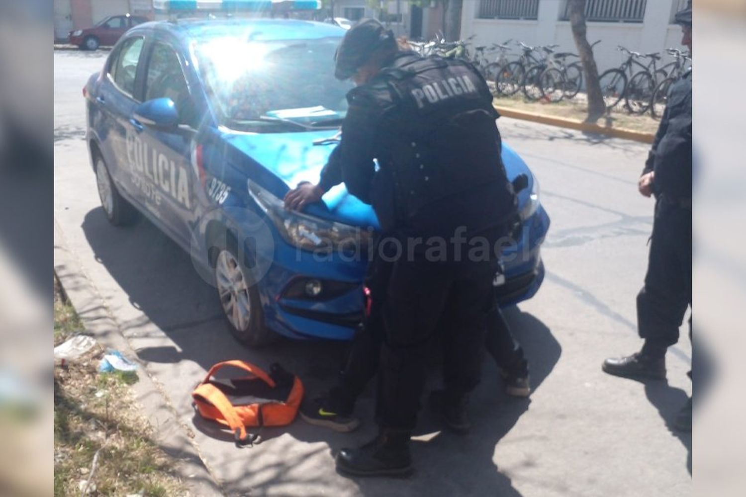 Denunciaron a un menor de edad con una gomera: la policía le encontró un arma blanca