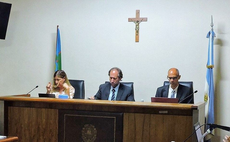 Treinta años de prisión por violar a su propia hija