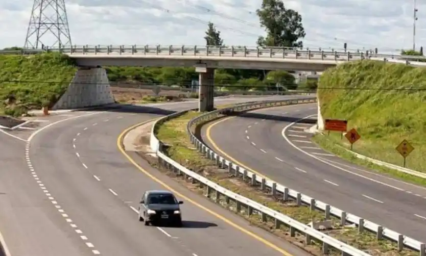 Llaman a licitación para concesionar las rutas que conectan con Brasil y Uruguay