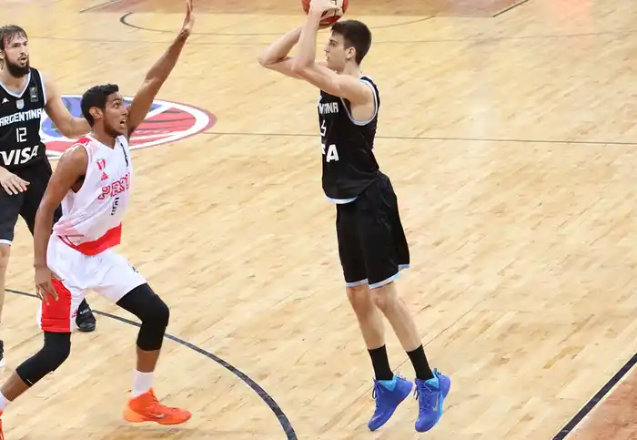 Nicolás Brussino fue titular nuevamente. (Foto: FIBA)