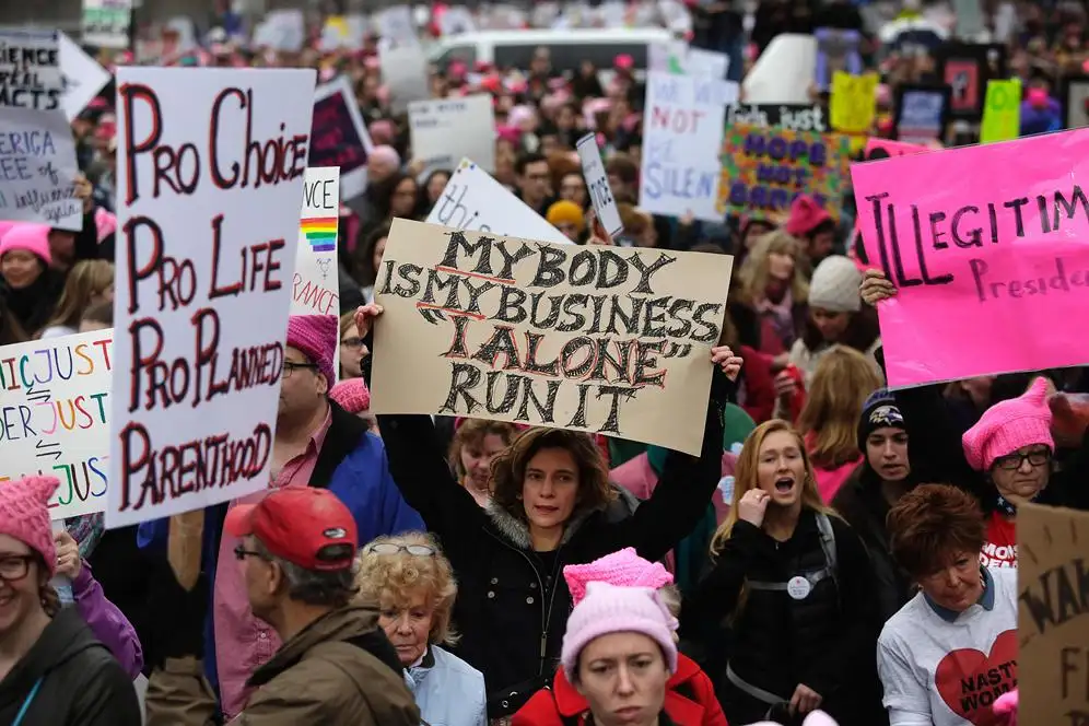 Miles de mujeres de todo el mundo protestaron contra Trump