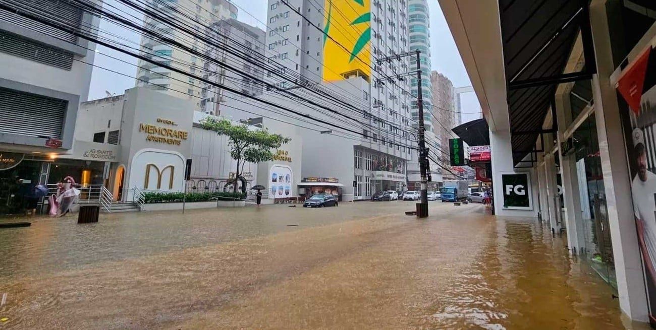 Las intensas lluvias generaron un sinfín de problemas. Foto: Fernando Oliveira / Metsul
