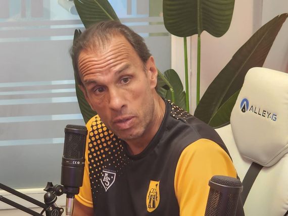 Navarro Montoya y el sueño de que al final “estemos abrazados festejando el ascenso”