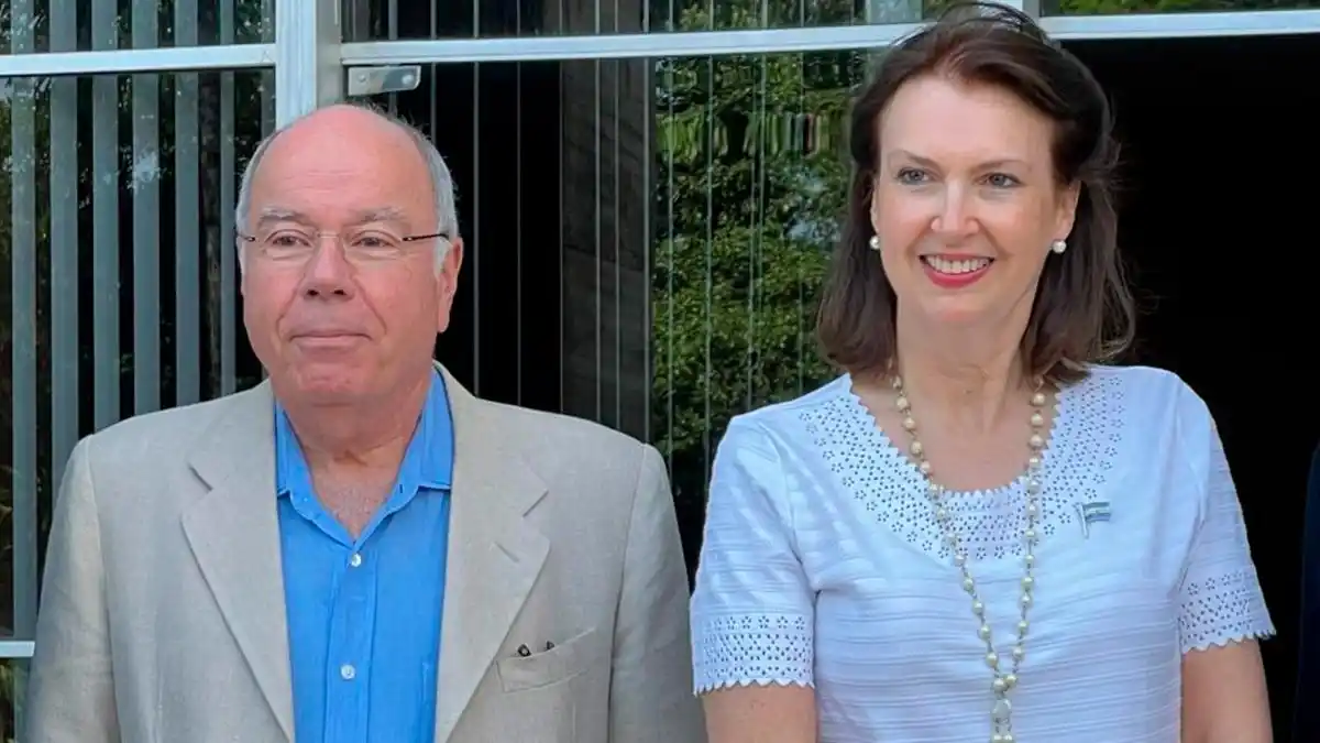 Milei invitó a Lula a su asunción por medio de una carta que Mondino entregó en Brasilia