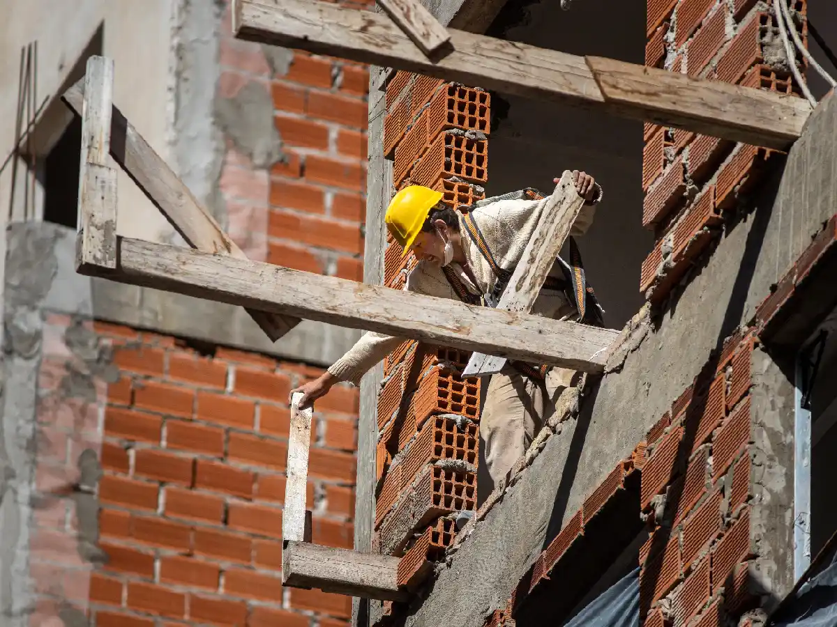 La construcción está en alza y los particulares son los que más demandan  