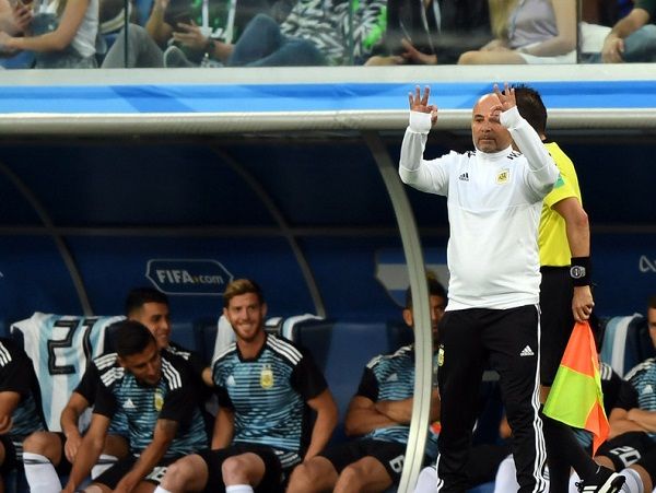Sampaoli: "el gesto de Messi conmigo me pone orgulloso"