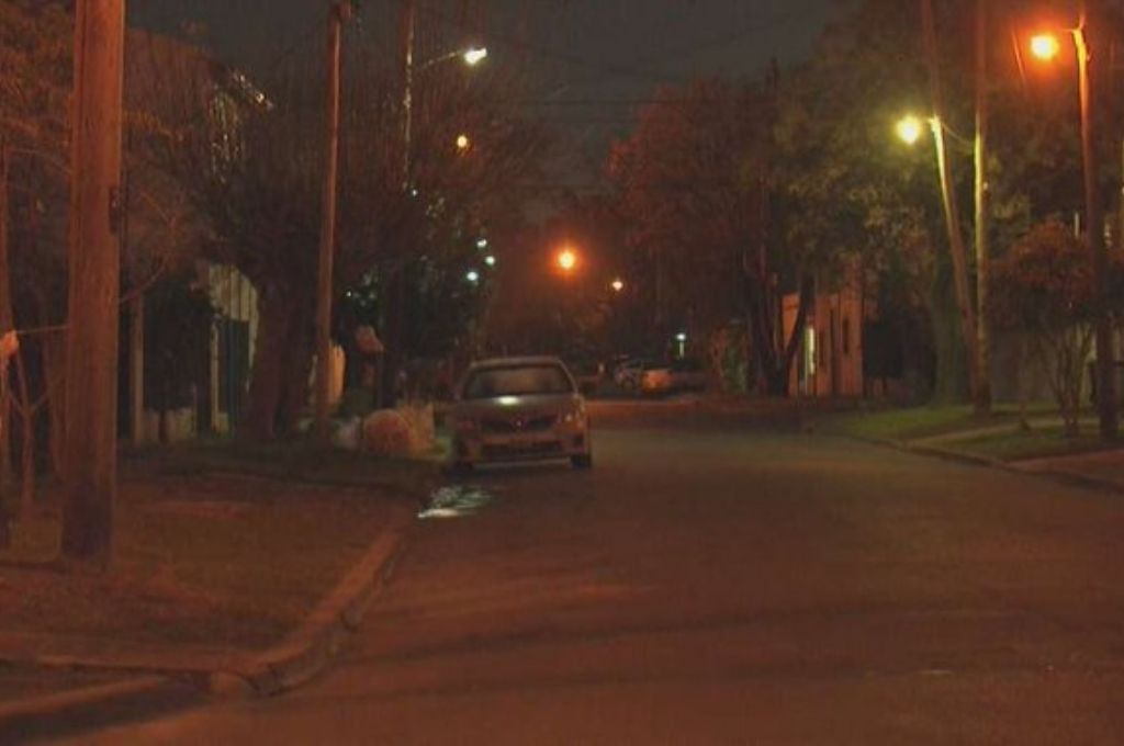 Detienen a un policía que evitó un robo y mató por la espalda a un motochorro