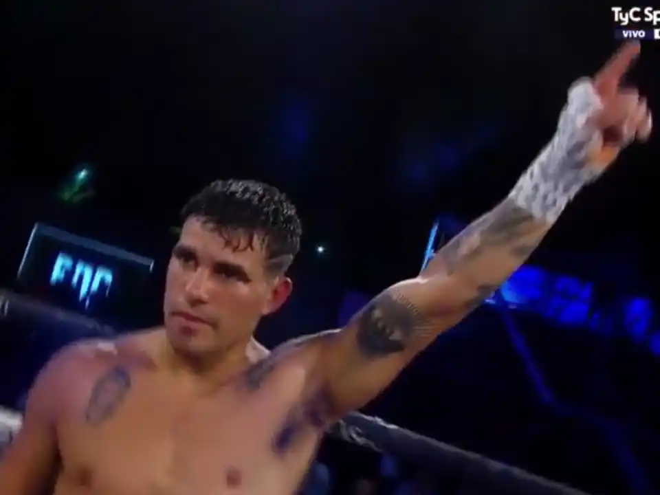 Tito Lemos volvió a la victoria ante Miguel Bolaños (Captura de pantalla)