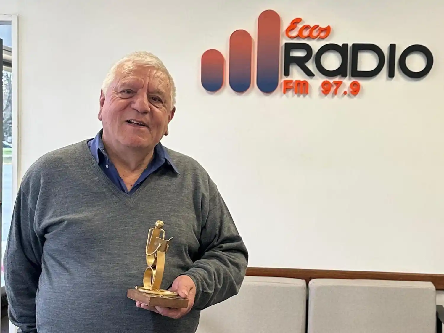 Ecos Literatura: Daniel Contini presentó los premios de Necochea Para Contar