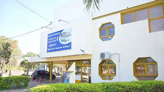 Fueron sorprendidos mientras robaban perfiles 
de un galpón en el barrio San Juan Bautista