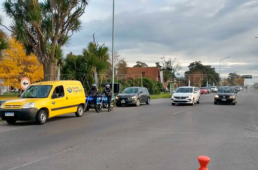 Llegó la vacuna número 250 mil a Mar del Plata y una caravana acompañó