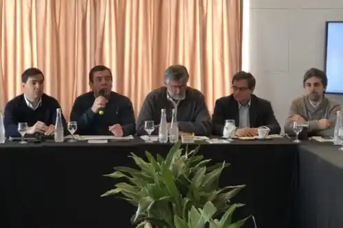Villegas calificó al paro docente como «desproporcionado y descomunal»