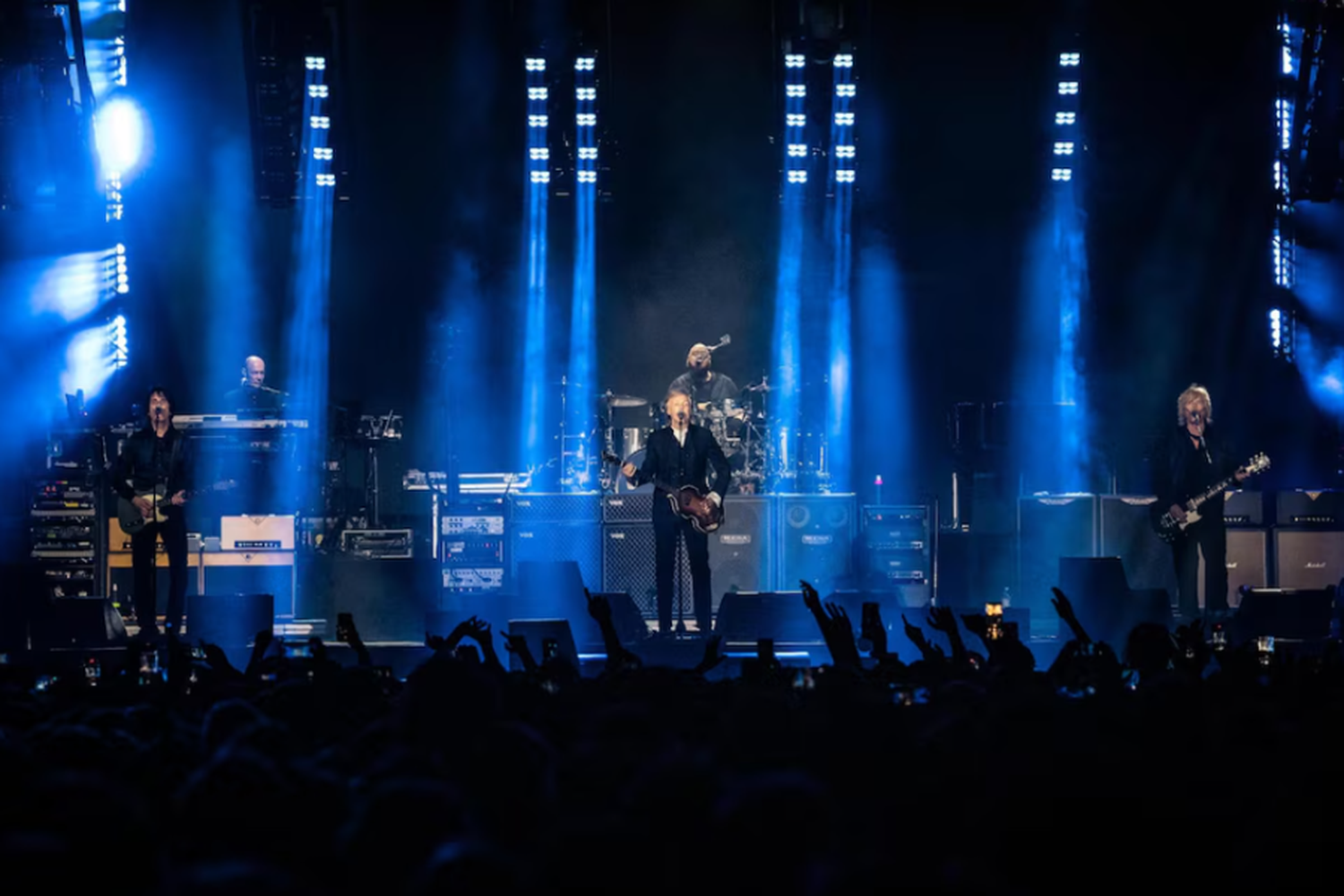 Paul McCartney hizo vibrar el Monumental: un viaje entre la nostalgia y la energía de una leyenda