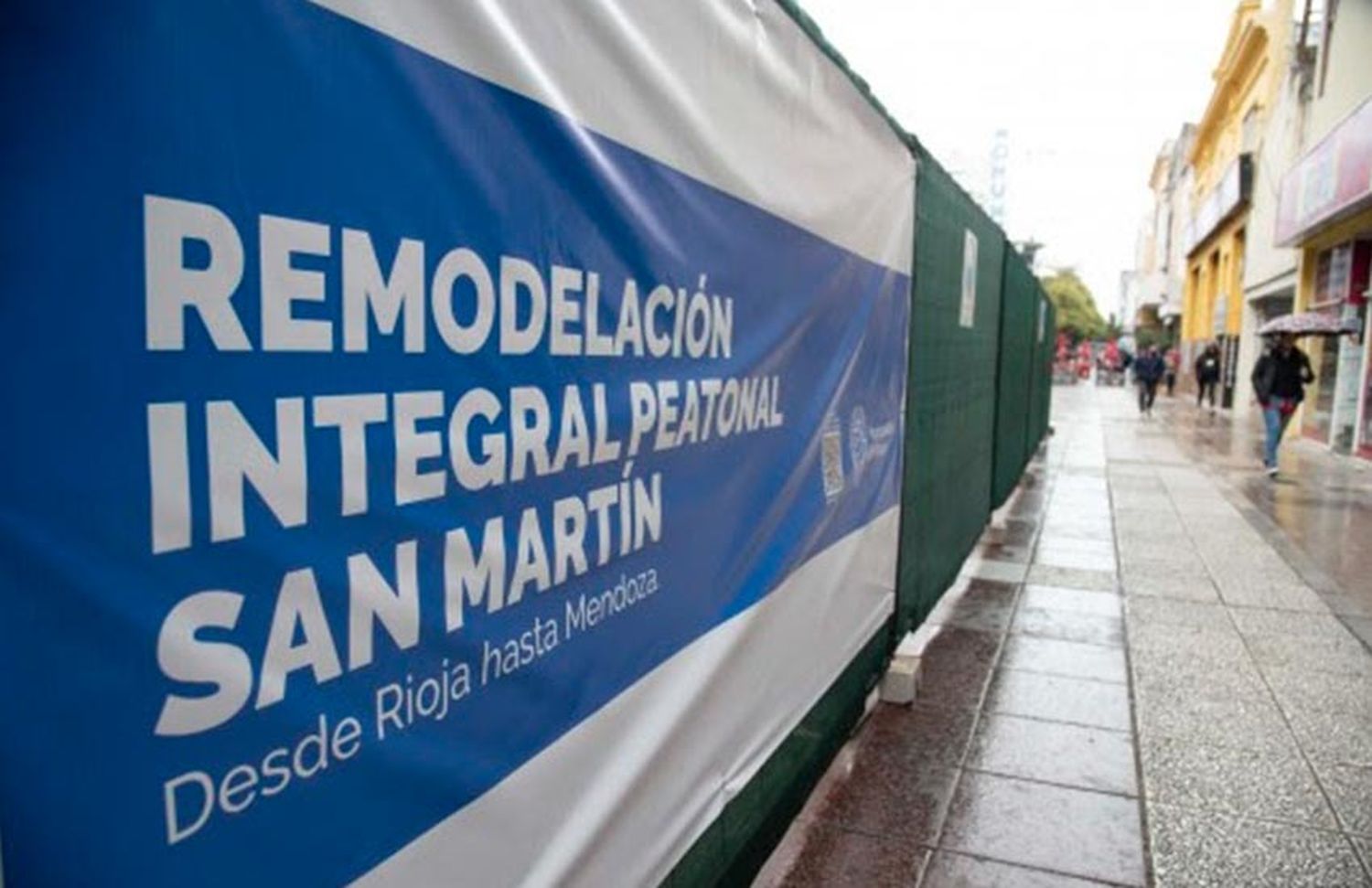 Peatonal San Martín: arrancan los trabajos en el cruce con calle San Luis