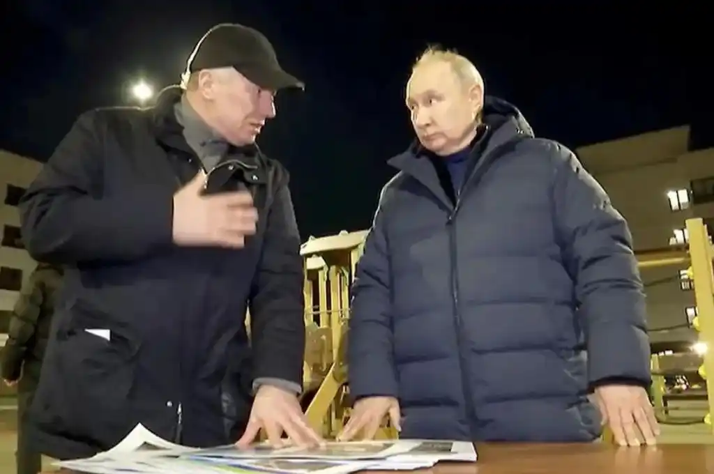 “Vino a admirar las ruinas de la ciudad y sus tumbas”: la reacción de Ucrania tras la sorpresiva visita de Putin a Mariúpol