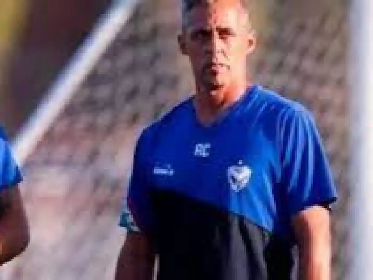 Conmoción en el fútbol: murió uno de los entrenadores de la reserva de Vélez antes de un partido con Racing