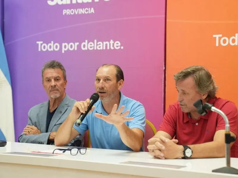 Fernando Maletti durante la conferencia de prensa.Foto: PRENSA GOBIERNO DE SANTA FE
