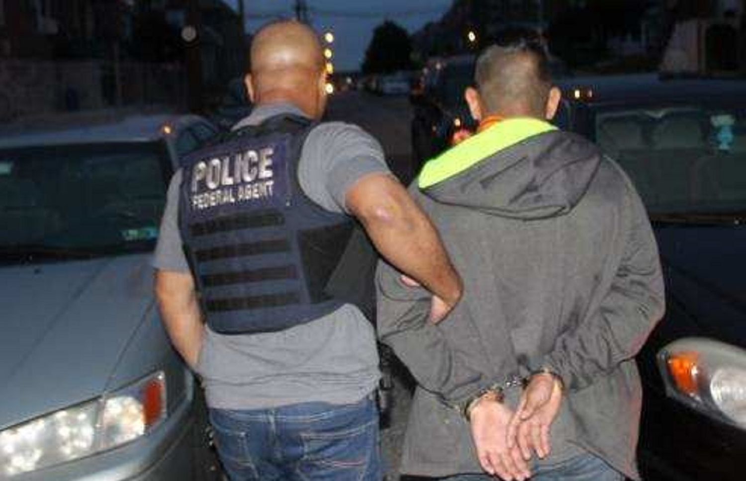 EL ICE DETIENE a 13 migrantes venezolanos en una redada Filadelfia