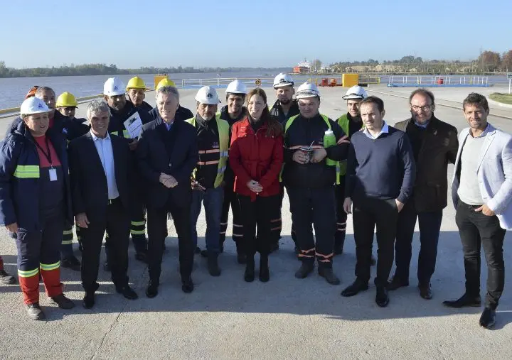 Vidal y Macri recorrieron terminal portuaria