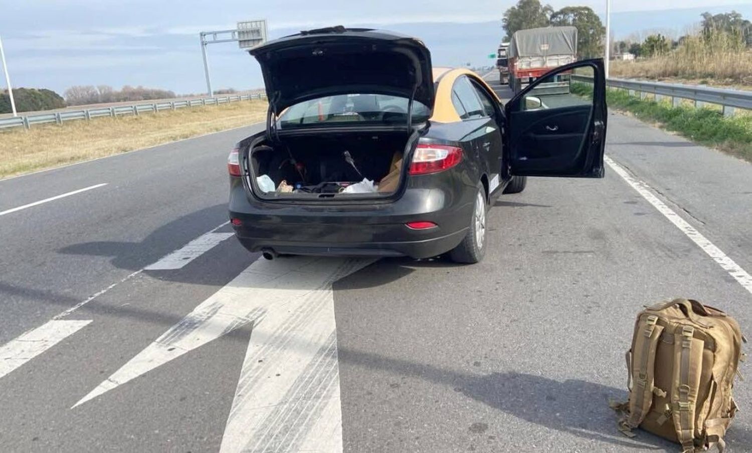 Detuvieron a un taxista con 26 kilos de cocaína sobre la ruta 7