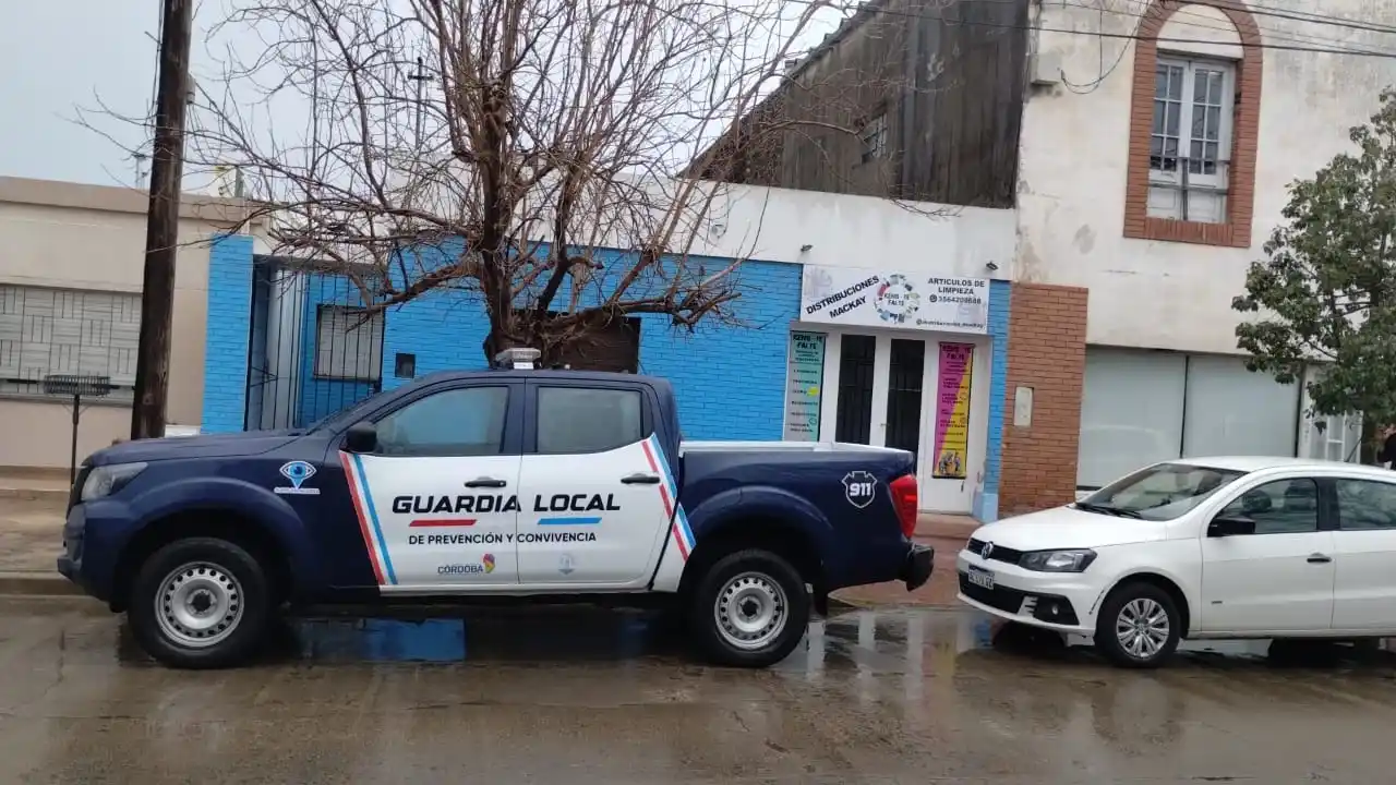 Robó dos celulares de una despensa y fue detenido tras una persecución