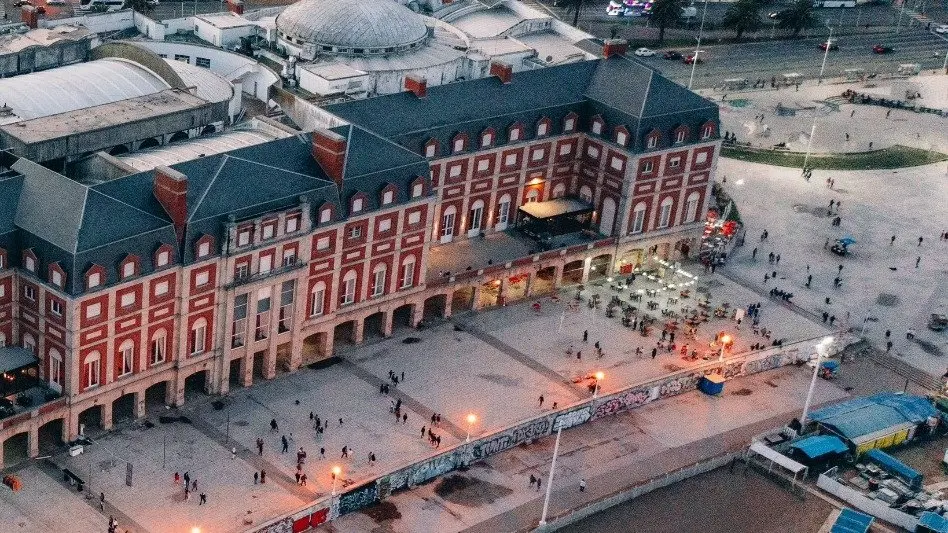 Tiempo parcial a mayormente nublado con temperatura en ascenso