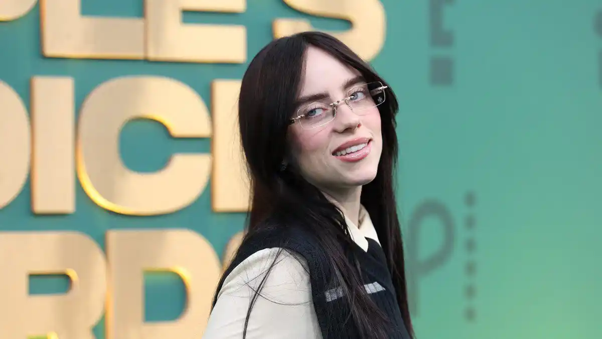 EN FOTOS: así desfilaron las estrellas por la alfombra roja de los People’s Choice Awards