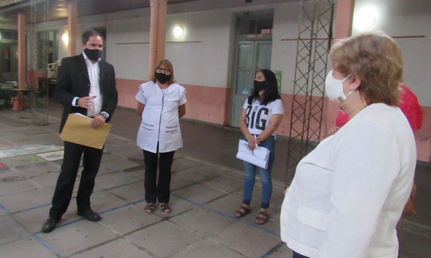 En Larroque se coordinan acciones entre el municipio y la departamental de Escuelas