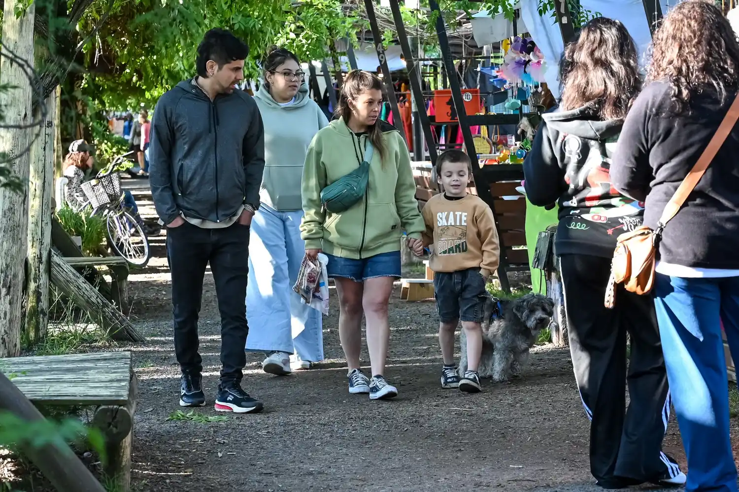 Fin de semana extra largo: Chascomús se destacó con una ocupación del 95% y una agenda que atrajo a miles de turistas