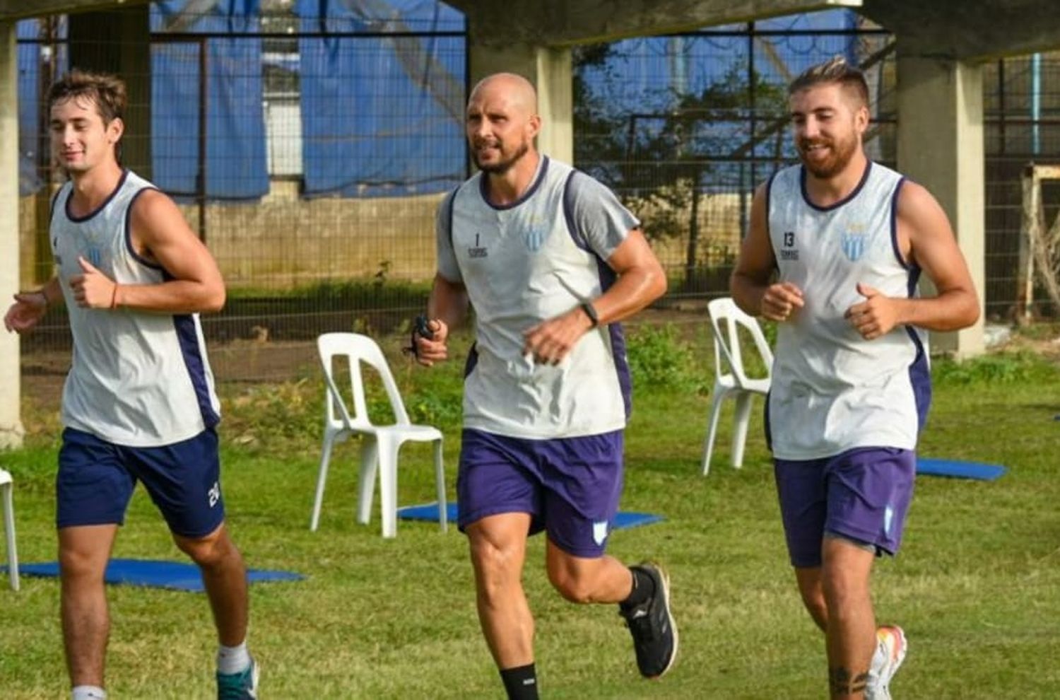 Juventud arrancó la pretemporada con la ilusión de Acosta pero con el éxodo de sus figuras