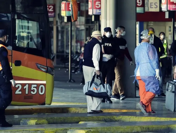 Afirman que “por ahora no habrá restricciones en el transporte de larga distancia”