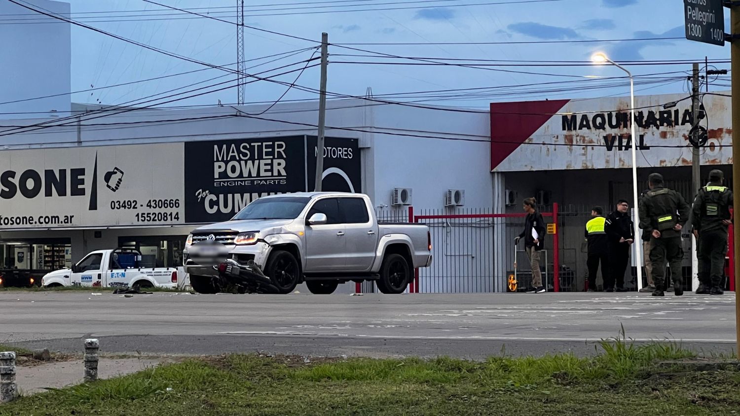 Susto por un fuerte choque en un cruce semaforizado del tramo urbano de la ex RN34
