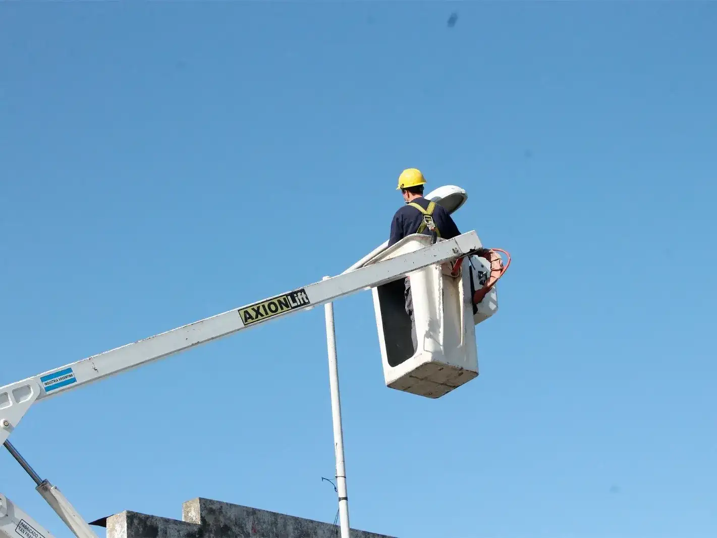 Recambiarán a led más de mil artefactos del alumbrado público en la zona de El Tropezón
