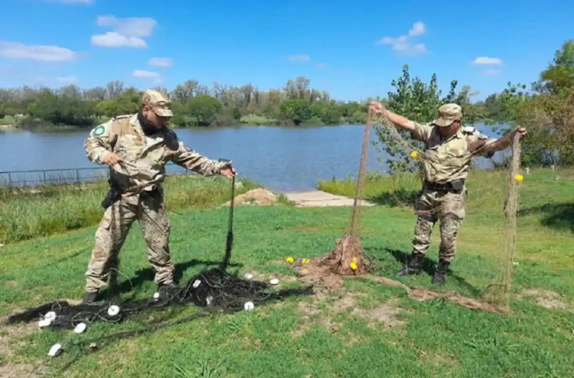 La Policía Rural incautó mayas antirreglamentarias en el río Gualeguaychú