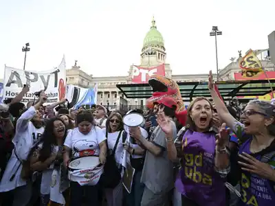 El Senado rechazó los vetos a la emergencia en pediatría y al financiamiento universitario