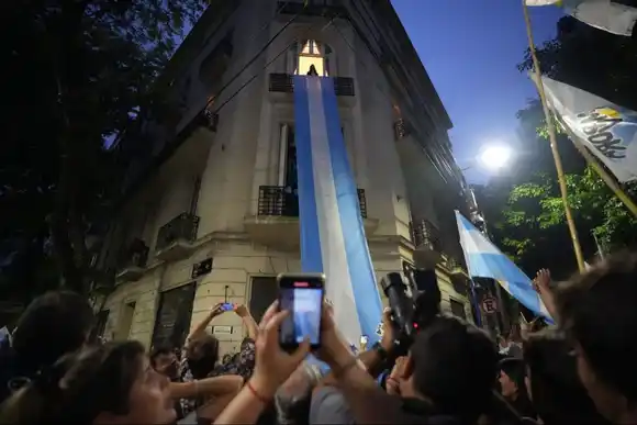 Cristina Kirchner advirtió que la economía está manejada a “control remoto” por EE.UU: “Es Milei o Argentina"