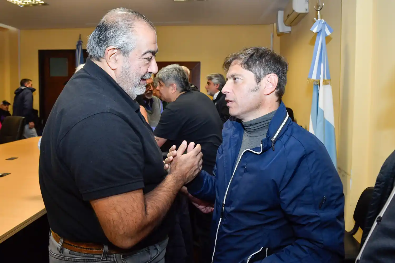 Panorama político bonaerense: Milei, Kicillof y Máximo: torniquete económico y reacciones políticas