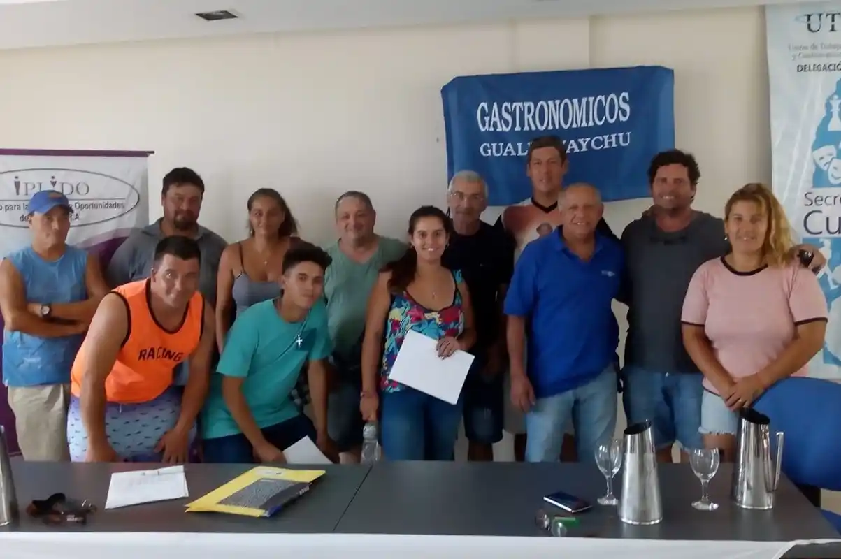 Con equipos femeninos y masculinos comienza el Torneo de Fútbol Playa