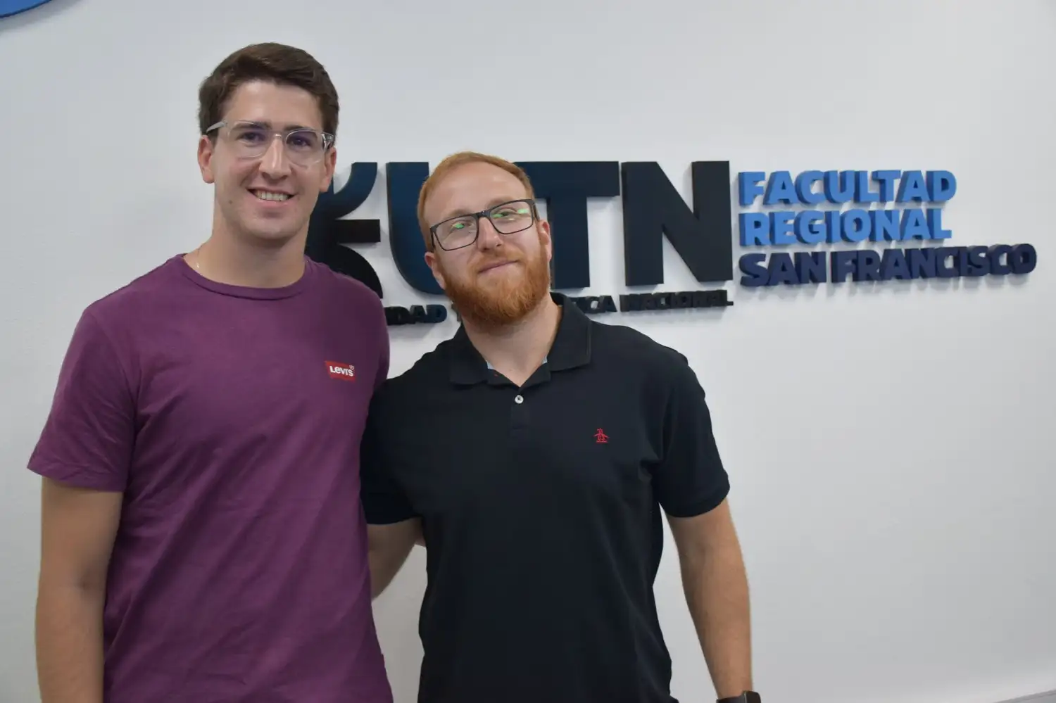Francisco Pereyra Aponte y Maximiliano Gatto, exestudiantes de Ingeniería, culminaron con éxito la Licenciatura en Física en el Balseiro.