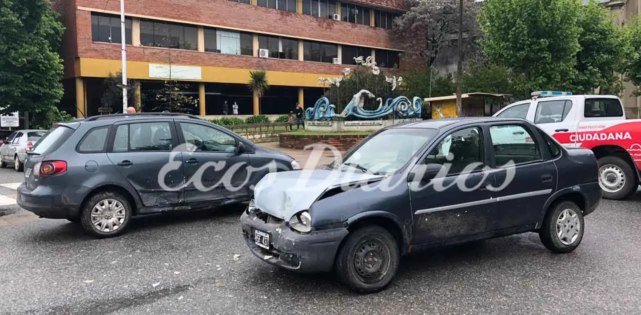 Menor sufrió golpes leves en una colisión en pleno centro