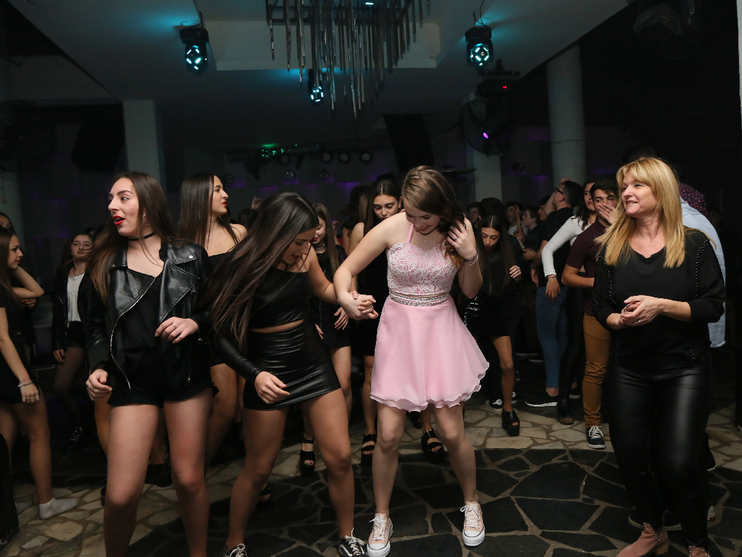 Es alemana, cumplió 15 y el sueño de un festejo “bien argento”