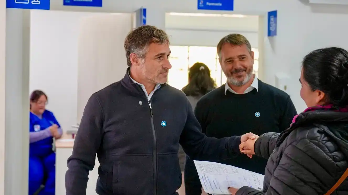 Federico Achával recorrió policonsultorio Tribarrial
