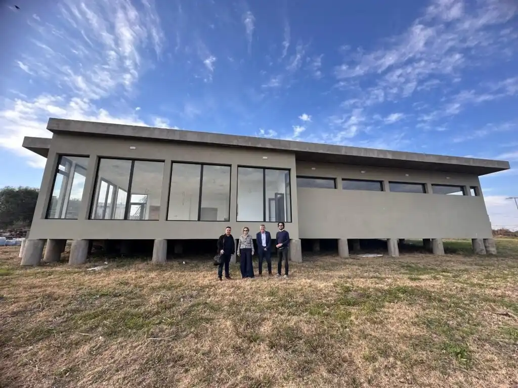 la intendente Isa Castagnino, junto al director de Turismo local, Nicolás Godoy, recibió al secretario de Turismo de la provincia, Jorge Satto