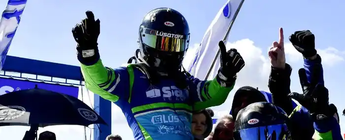 Salse festeja su triunfo y el segundo lugar en el campeonato