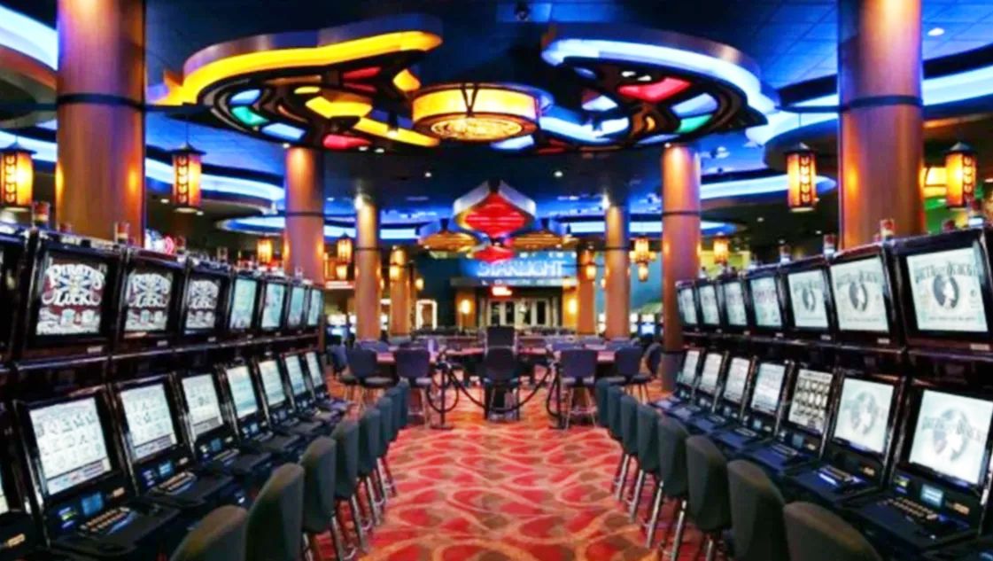 Denuncian a un hombre por dejar a su hijo encerrado para ir al casino