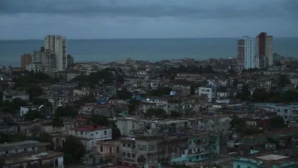 SEGUNDO APAGÓN TOTAL en CUBA en medio de las maniobras para recuperar el sistema eléctrico