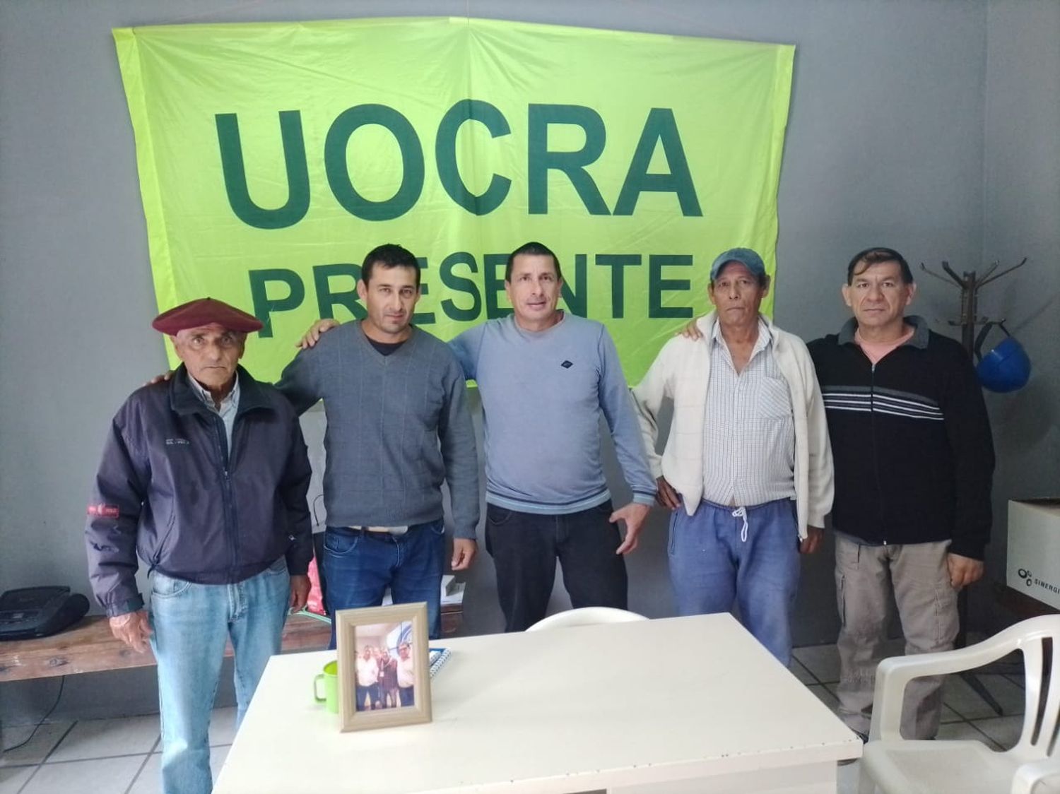 Martín Barreto, segundo desde la izquierda, junto a otros miembros del sector.