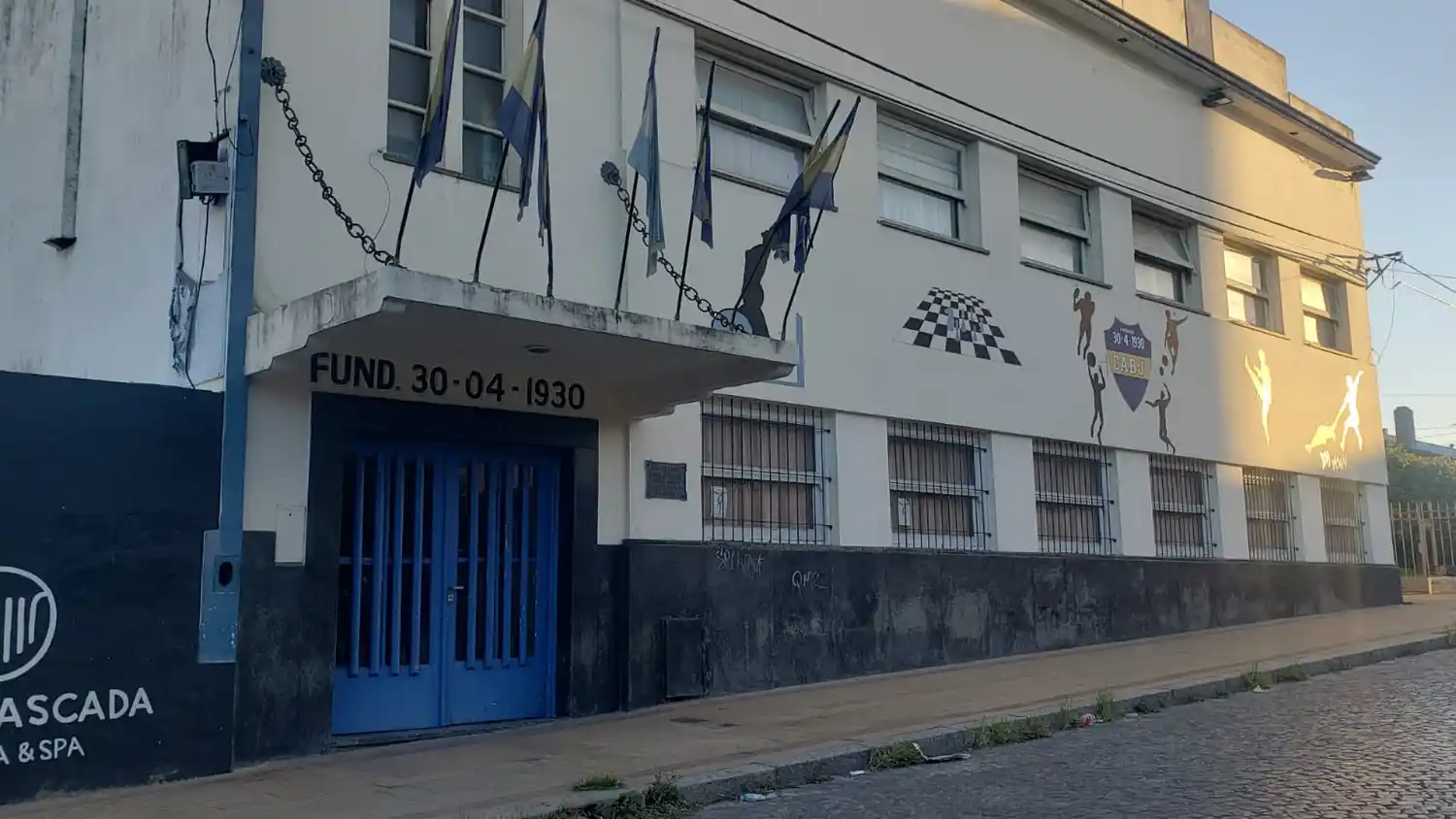 Asaltaron al cantinero del bar del Club Boca Juniors