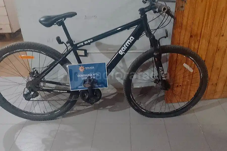 Un menor denunció a la GUR que le robaron la bicicleta cuando estaba jugando en la plaza
